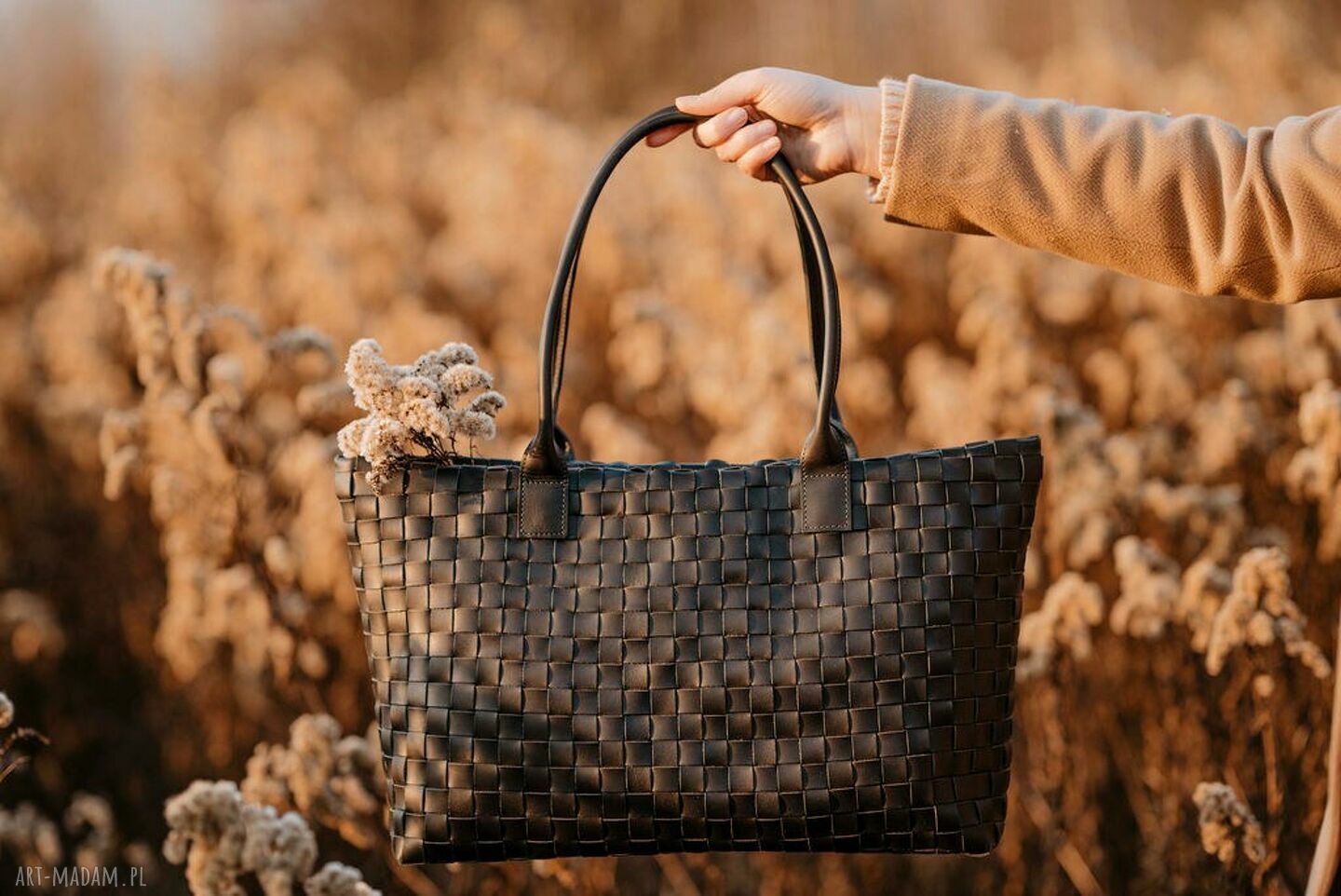 Czarna torba plecionka ze skóry na ramię - handmade Crosna
