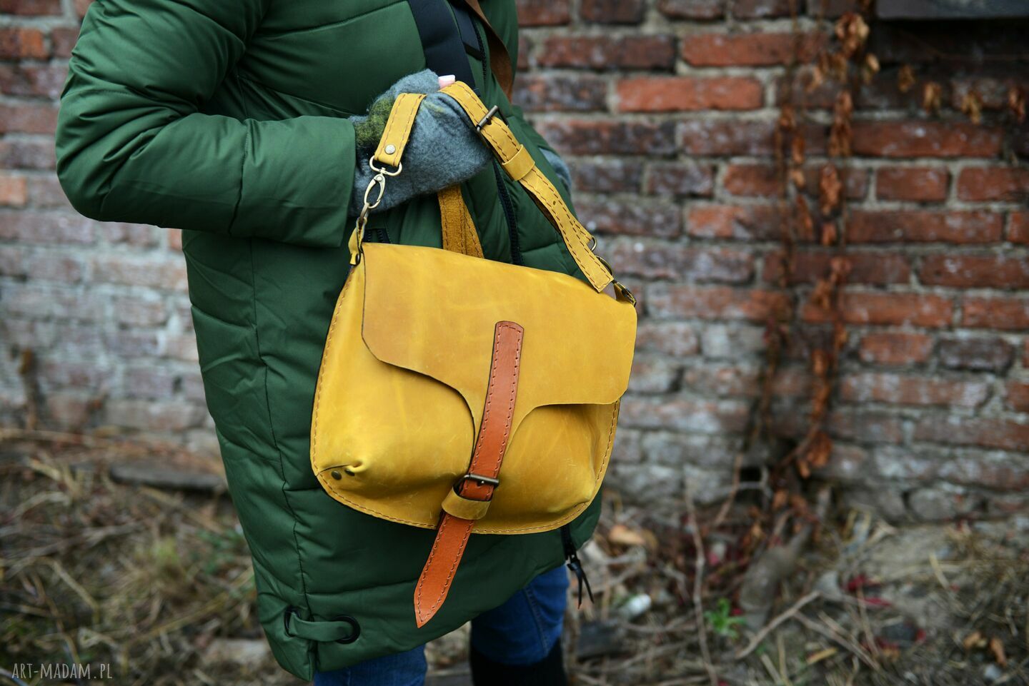 Żółta torba podkowa na ramię ze skórzanym notatnikiem - zestaw handmade