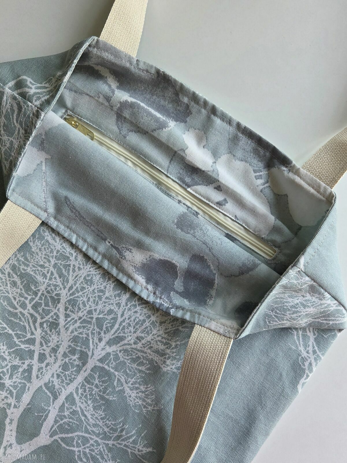 Torba shopper błękitna z upcyklingu - pojemna i lekka, z kieszonką na zamek