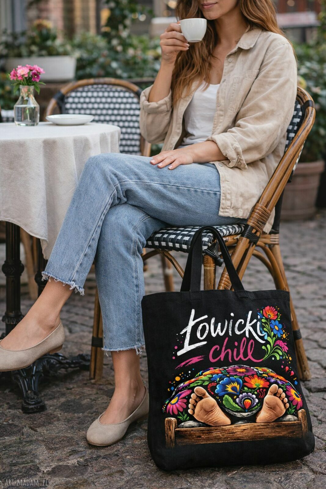 Torba shopper Łowicki Chill 50x50 - czarna wodoodporna z nadrukiem folk