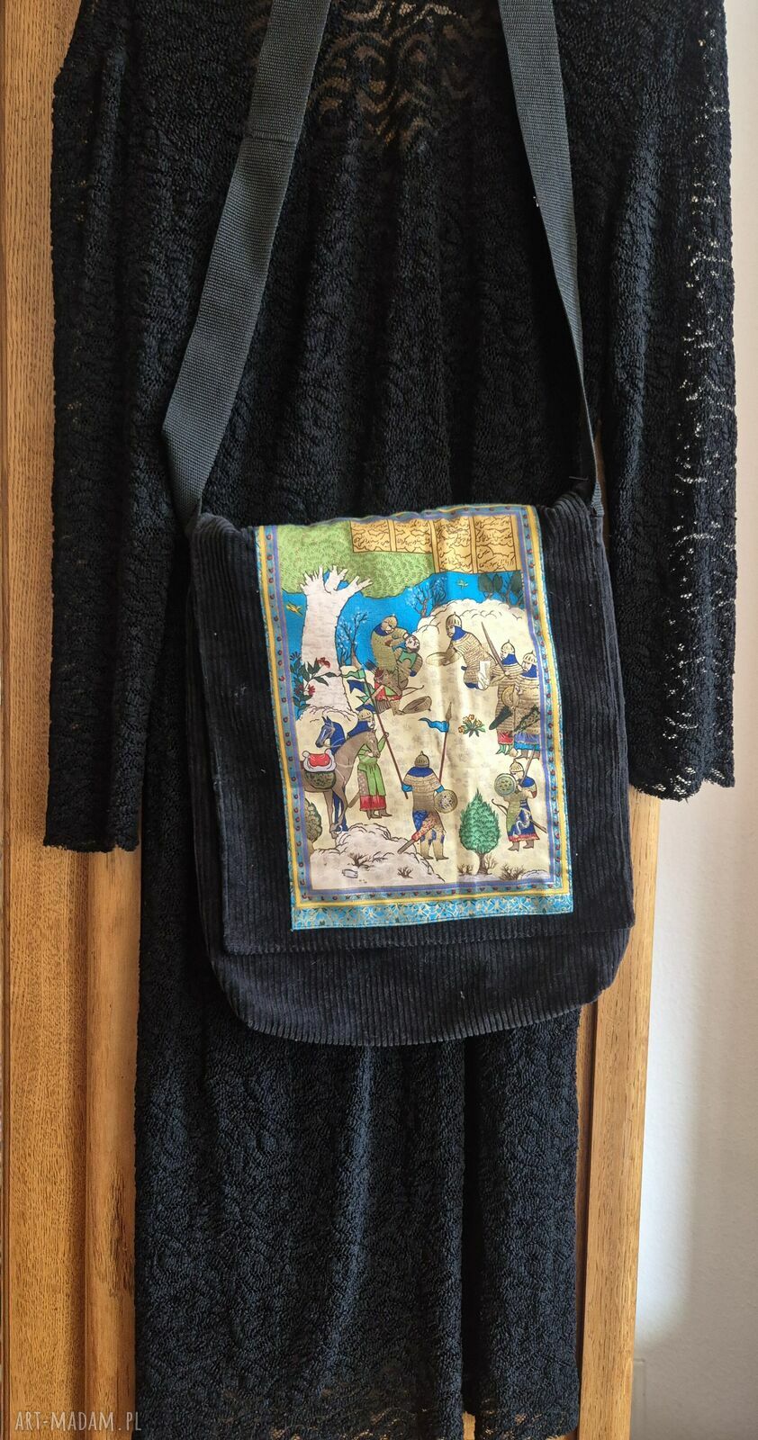 Czarna torba sztruksowa boho na ramię - rękodzieło Ruda Klara