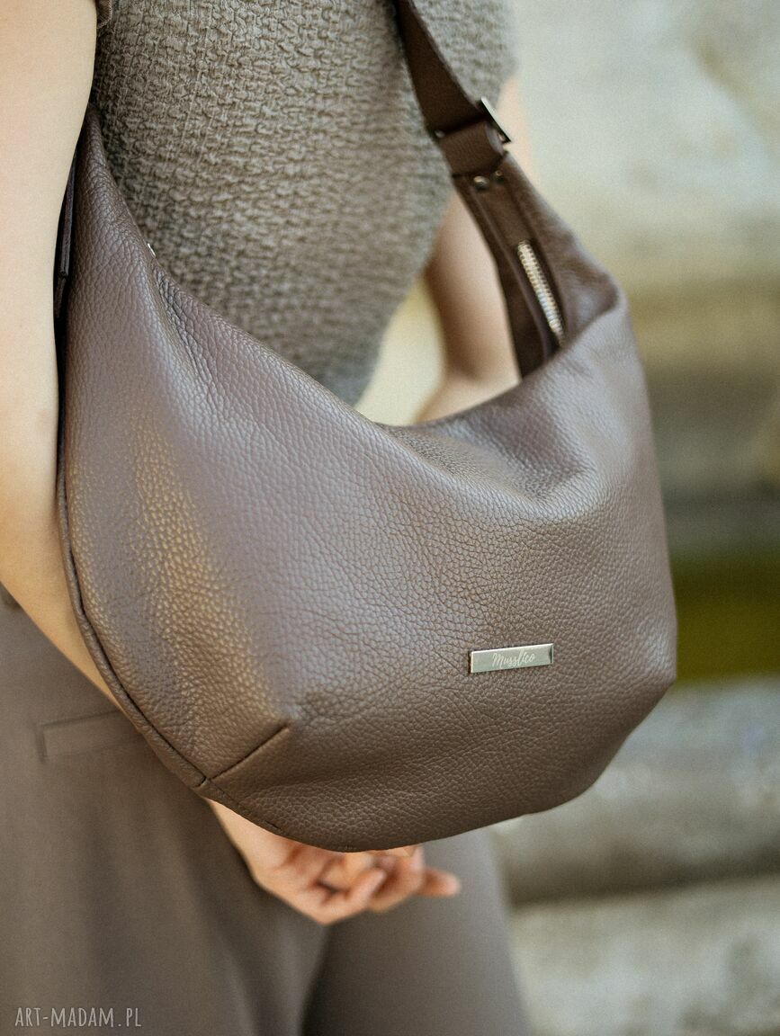 Torba typu hobo midi ze skóry naturalnej taupe na ramię