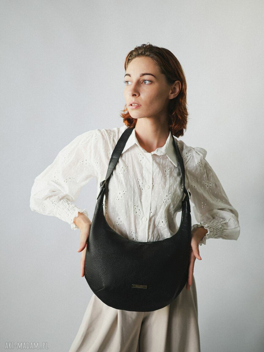 Torba hobo midi z czarnej skóry naturalnej - ręcznie robiona na ramię
