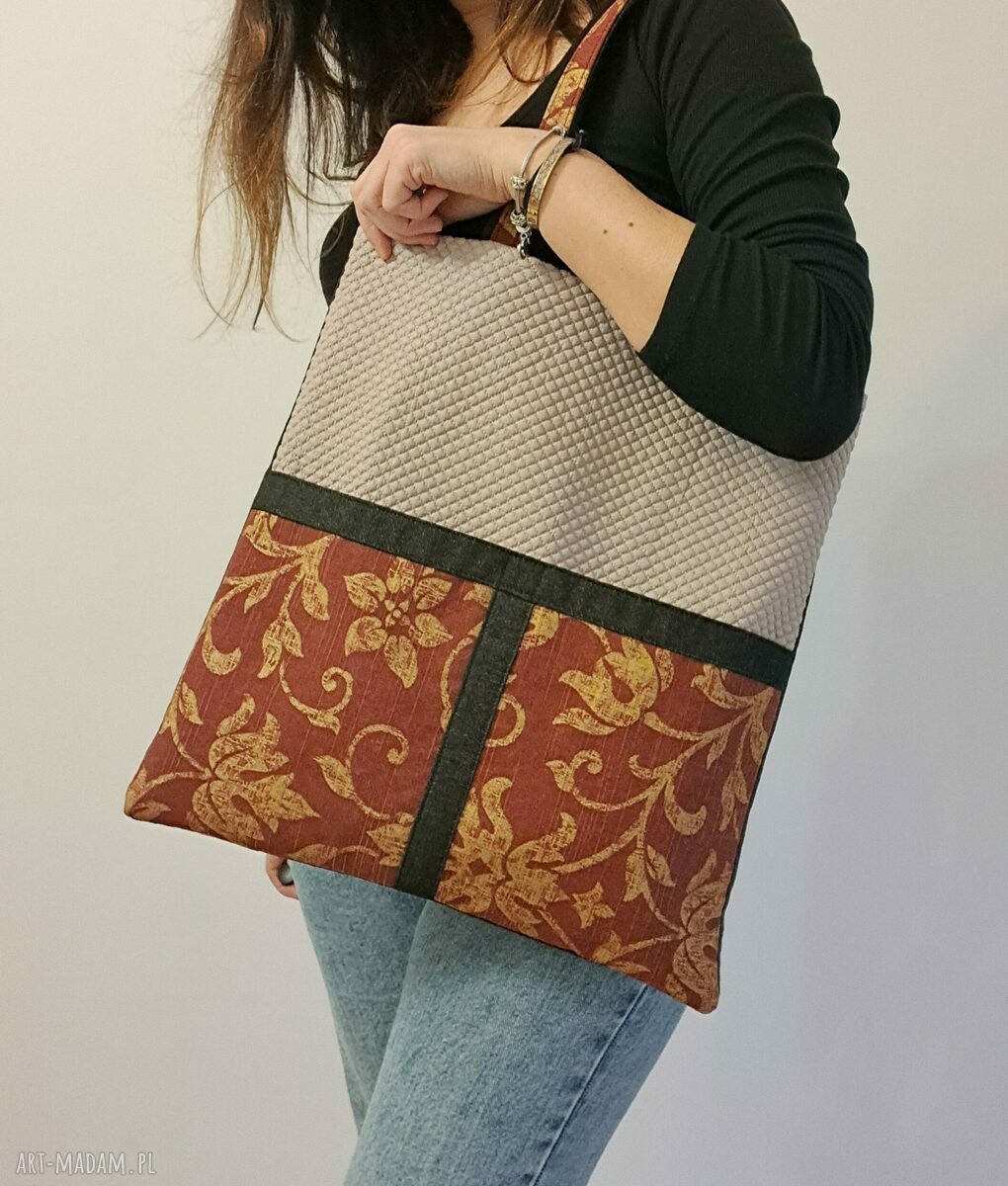 Bordowa torba na ramię vintage w kwiaty - shoperka z ozdobnymi kieszeniami