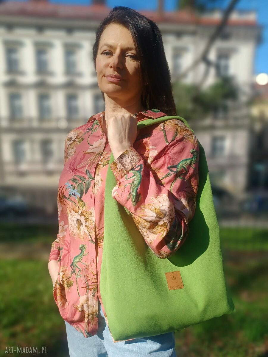 Welurowa torba hobo Bonita - zielone jabłuszko (worek na ramię)
