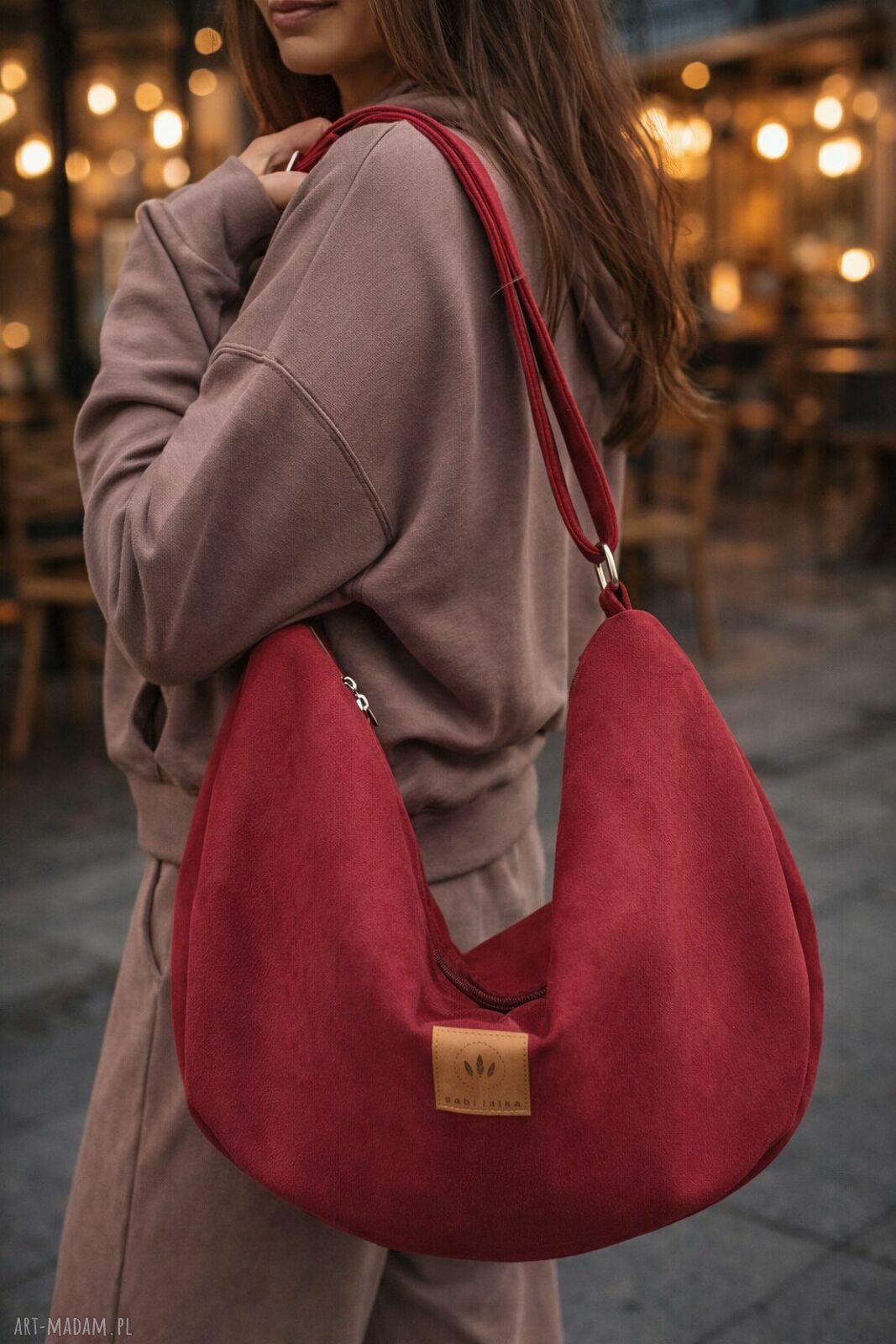 Zamszowa torba hobo w czerwieni - worek na ramię handmade