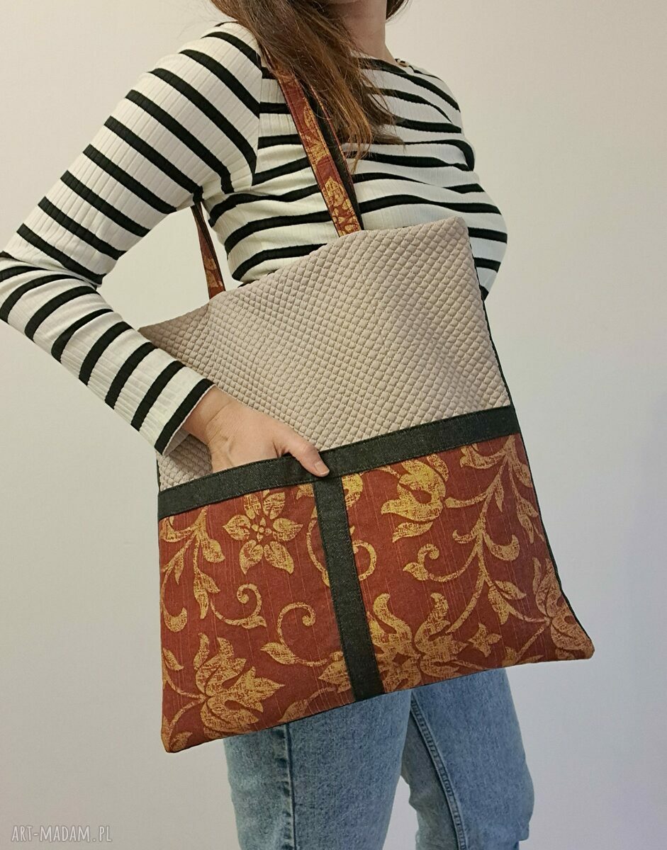 Bordowa torba na ramię vintage w kwiaty - shoperka z ozdobnymi kieszeniami