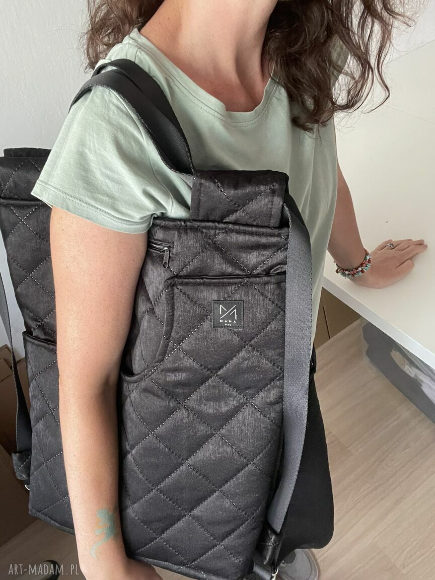 Czarny plecak-torba POKETÓWKA - welurowy handmade z kieszeniami