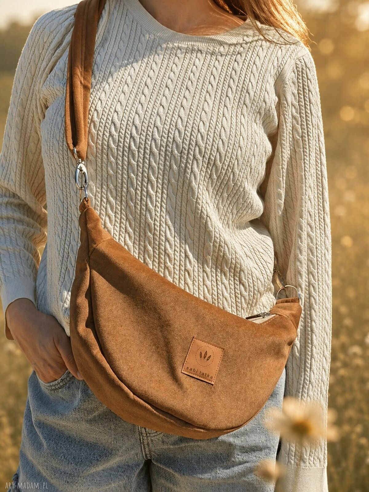 Torebka crossbody wool look w kolorze orzecha laskowego