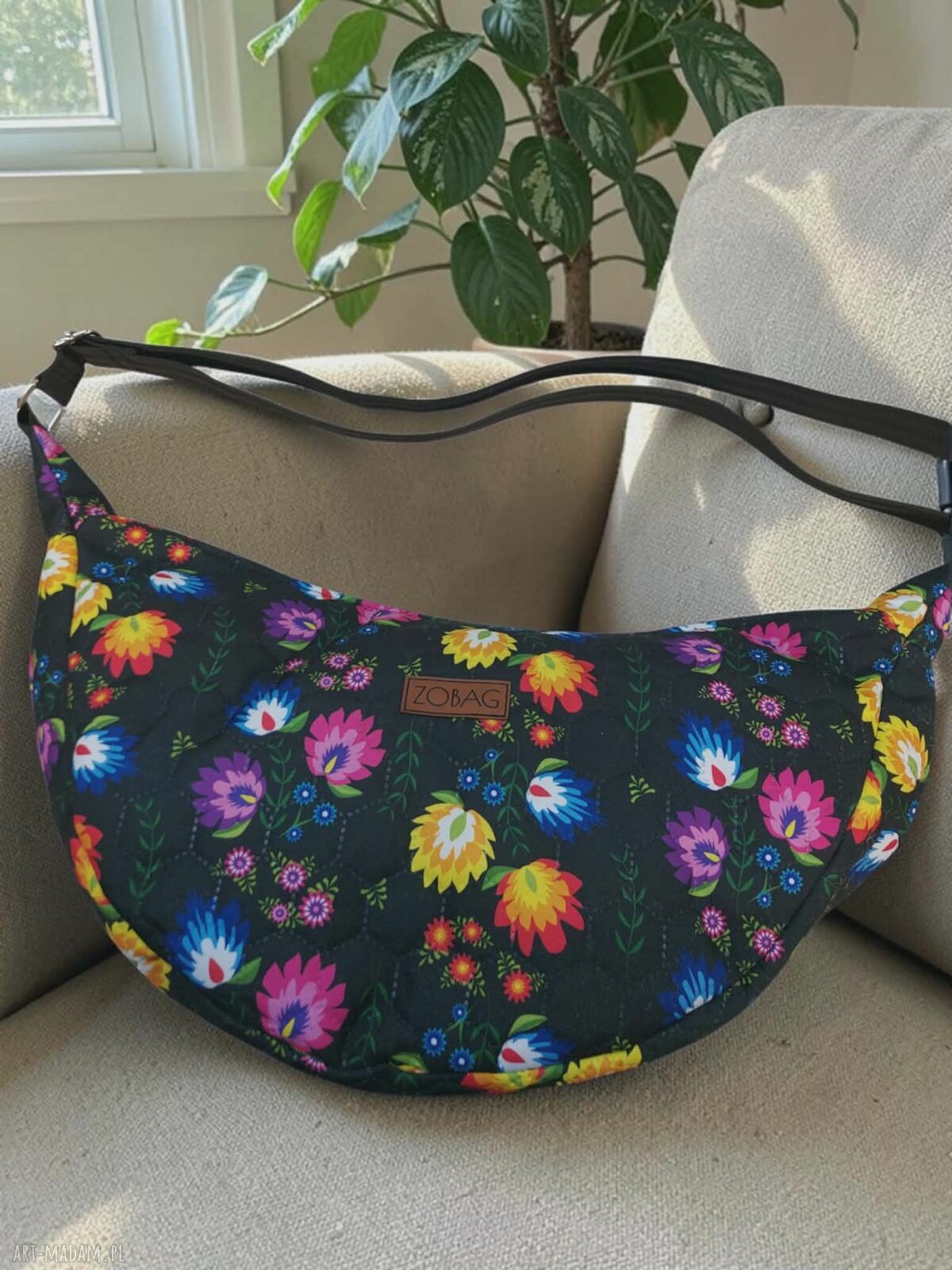 Ręcznie robiona torebka crossbody półksiężyc Łowicz - listonoszka na ramię