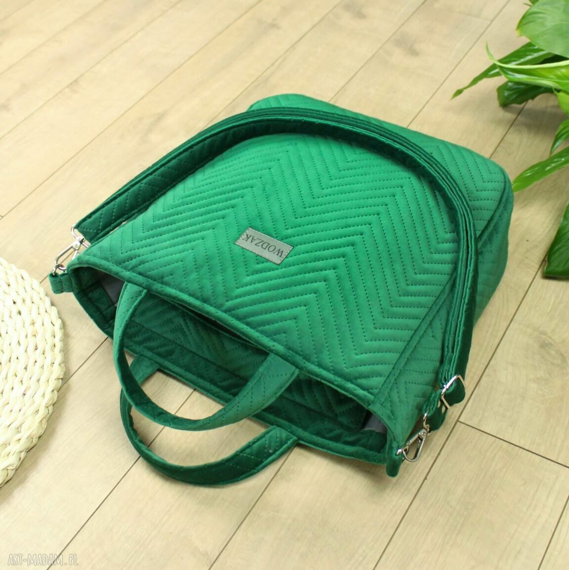 na ramię: Torebka damska Aurora z zielonego weluru Ręcznie wykonane