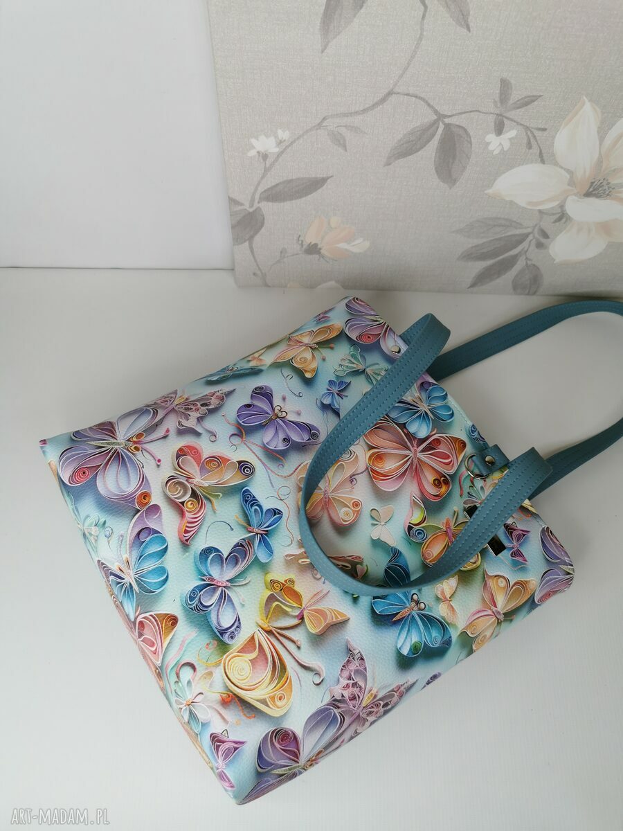 Torebka damska shopper bag na ramię - motyle z niebieską ekoskórą, zamykana na zamek (A4)