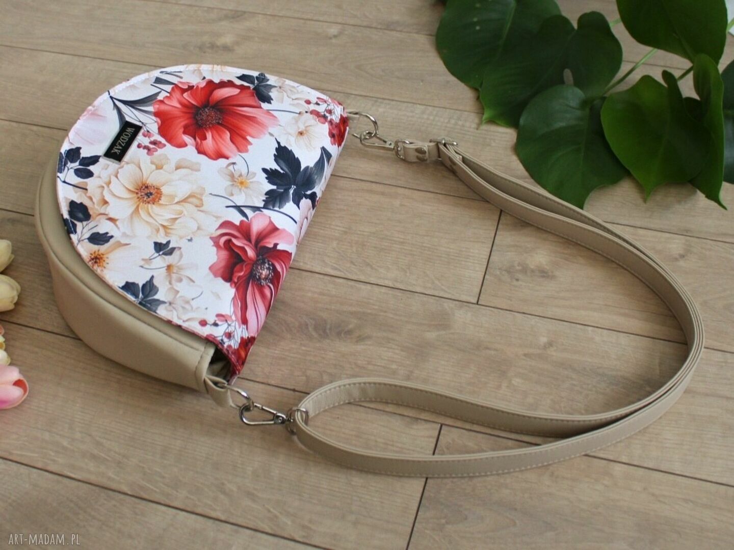 na ramię: Torebka damska Erin beżowa z klapką w maki hand made