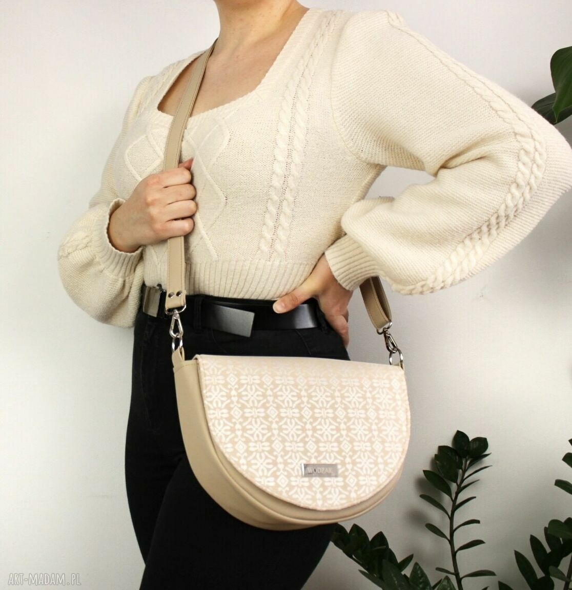 na ramię: Torebka damska Erin beżowa z klapką we wzorki hand made