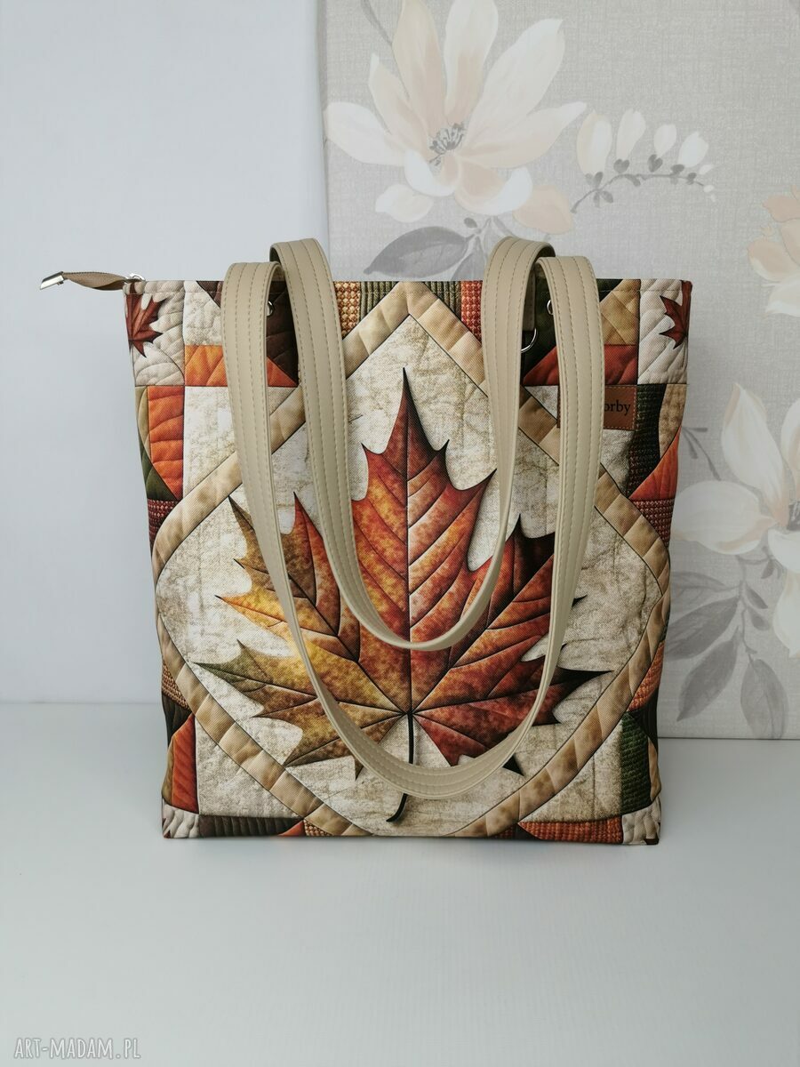 Duża shopper bag na ramię z motywem liścia klonu - zapinana na zamek