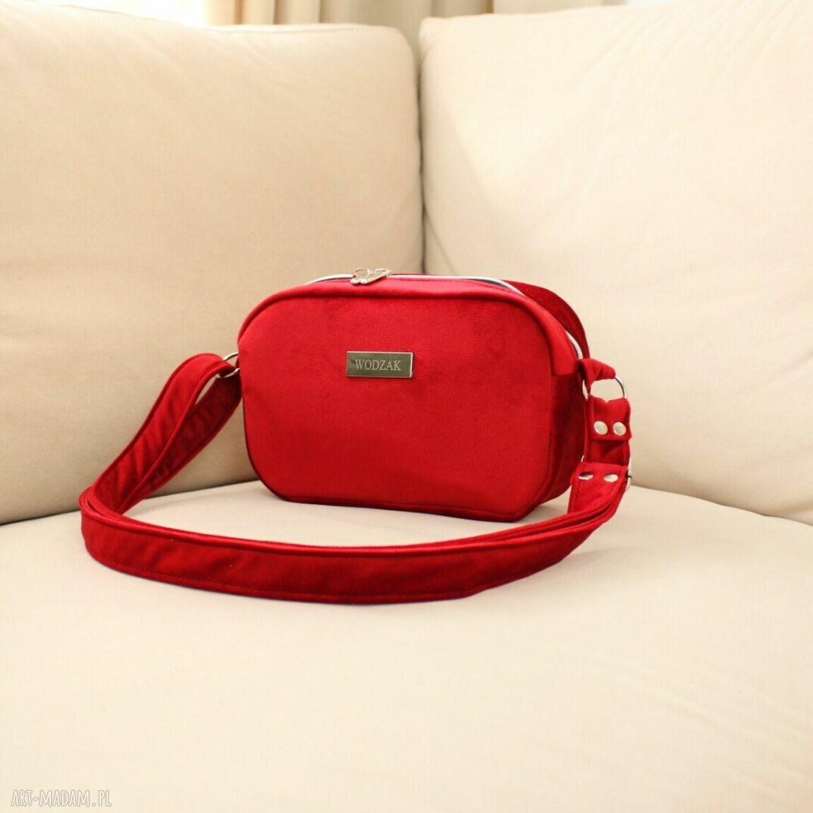 na ramię: Torebka listonoszka mini z czerwonego weluru Ręcznie zrobione