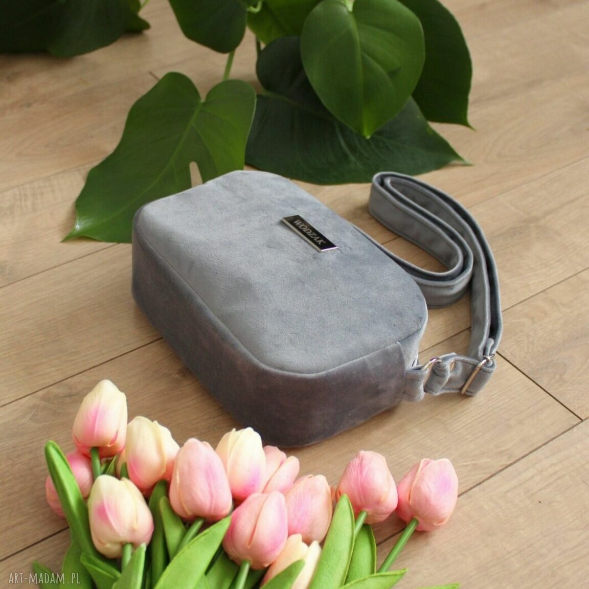 na ramię: Torebka listonoszka mini z szarego weluru Ręcznie zrobione