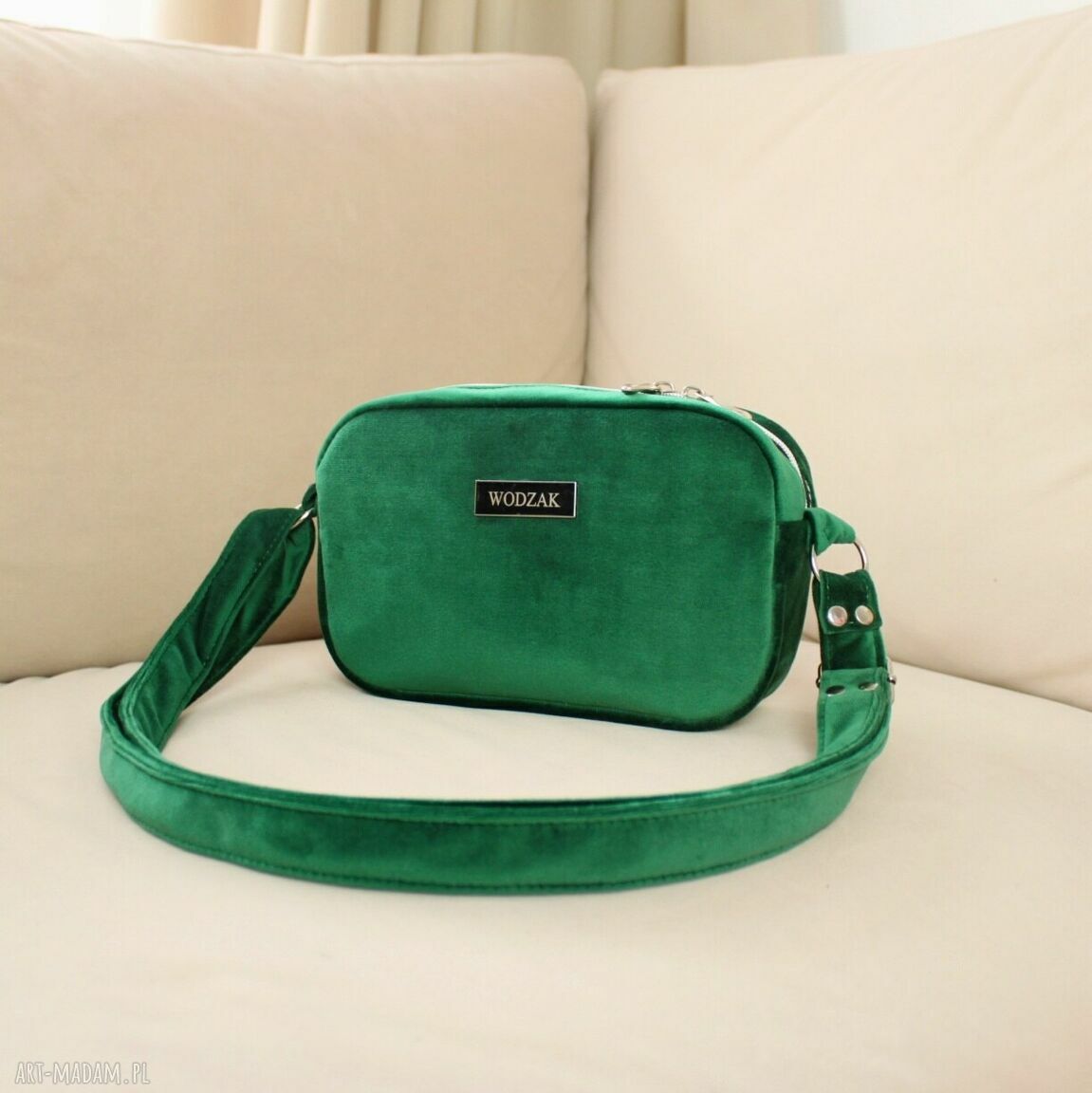 na ramię: Torebka listonoszka mini z zielonego weluru Ręcznie wykonane