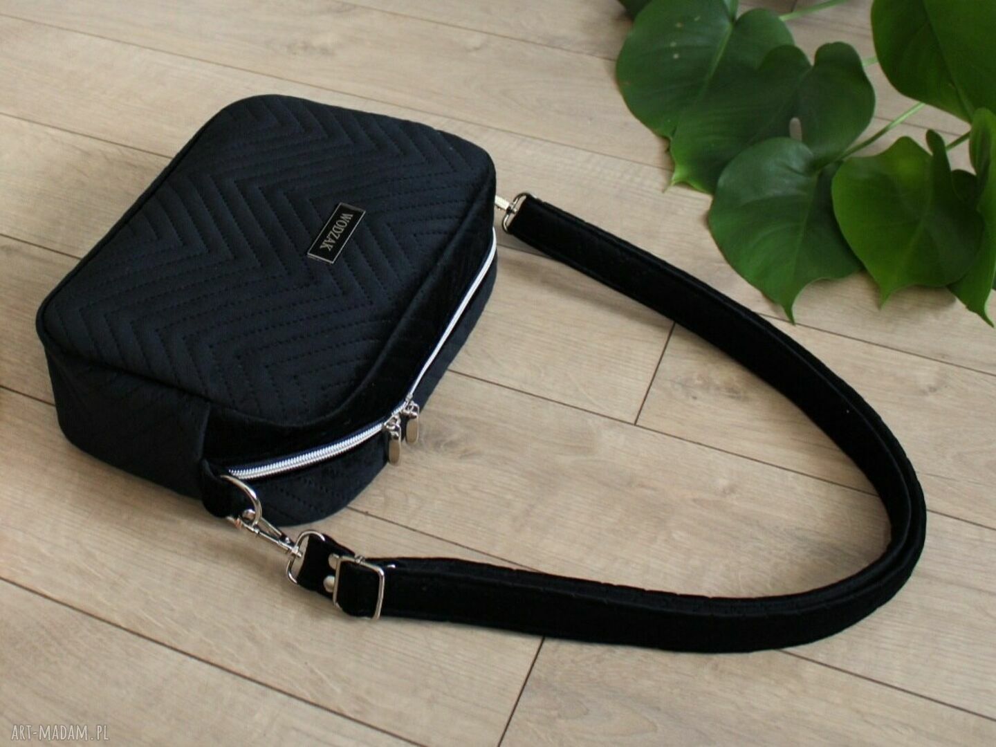 na ramię: Torebka listonoszka z czarnego weluru Ręcznie zrobione