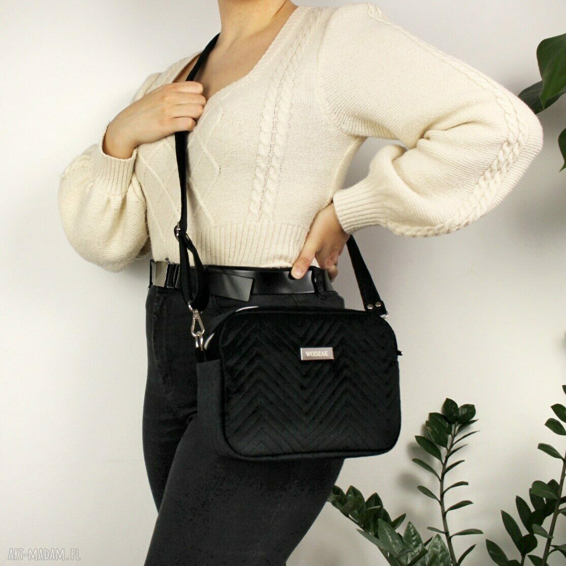 na ramię: Torebka listonoszka z czarnego weluru Ręcznie zrobione