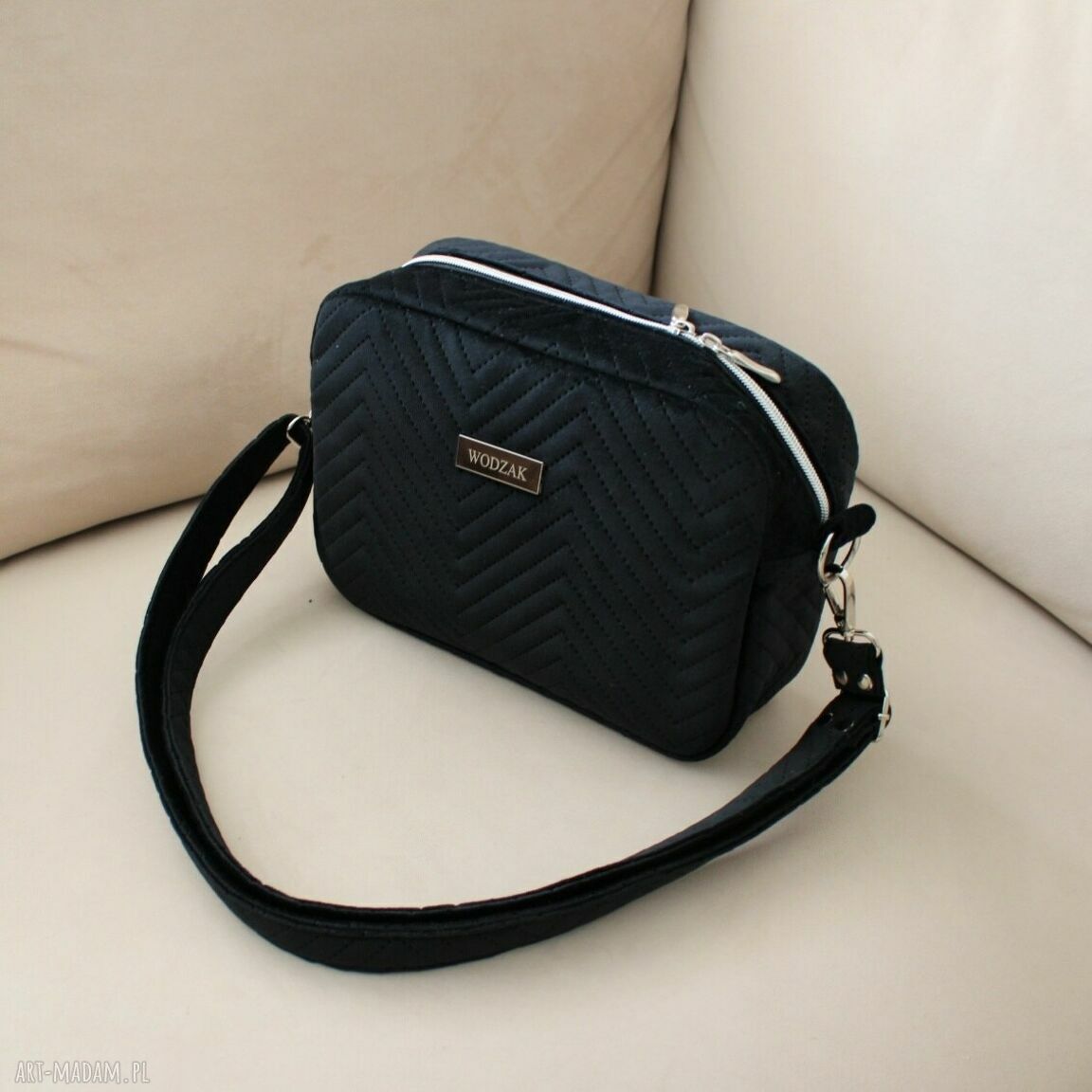 na ramię: Torebka listonoszka z czarnego weluru Ręcznie zrobione