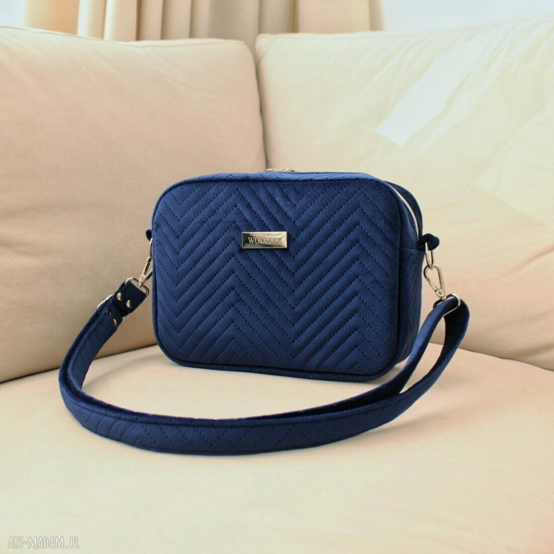 na ramię: Torebka listonoszka z granatowego weluru ręczne wykonanie