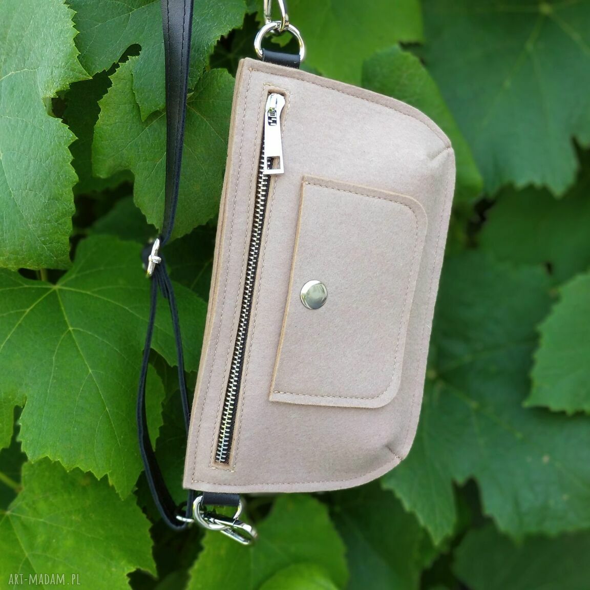 Luksusowa mini nerka z wełnianego filcu 100% w beżowym kolorze