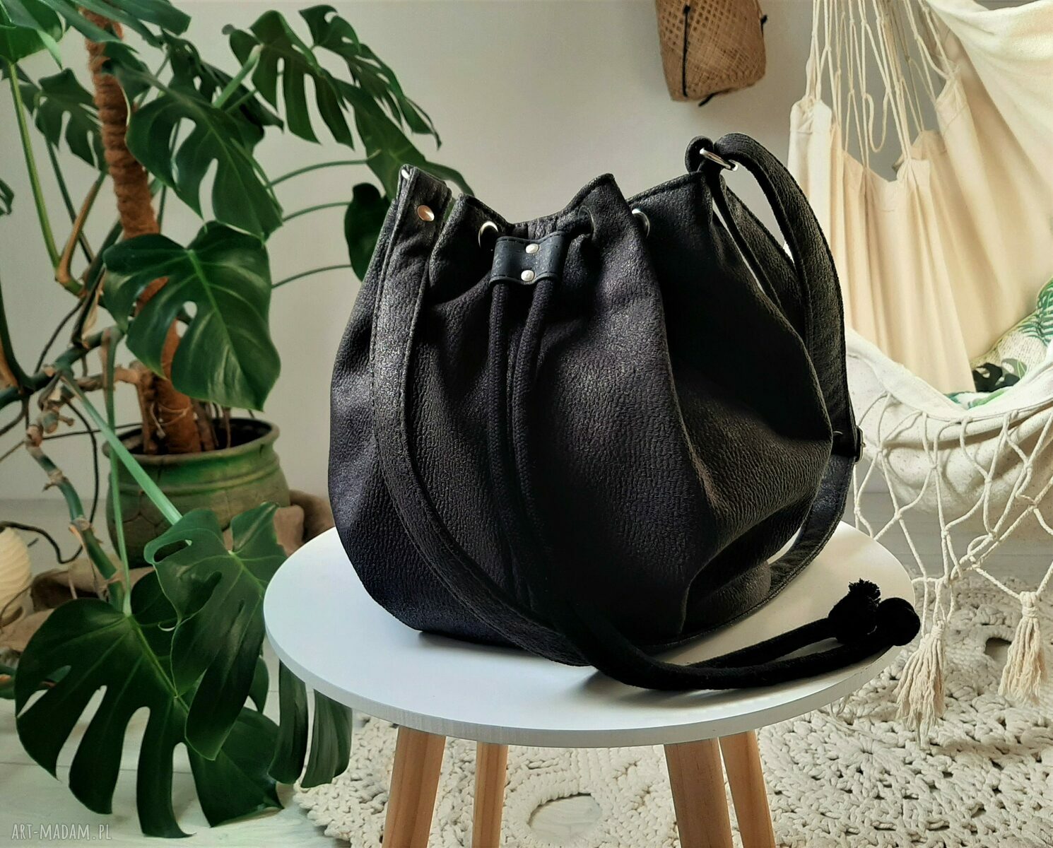 Mini sak czerń faktura sznurek vegan bag torebka boho bohemian
