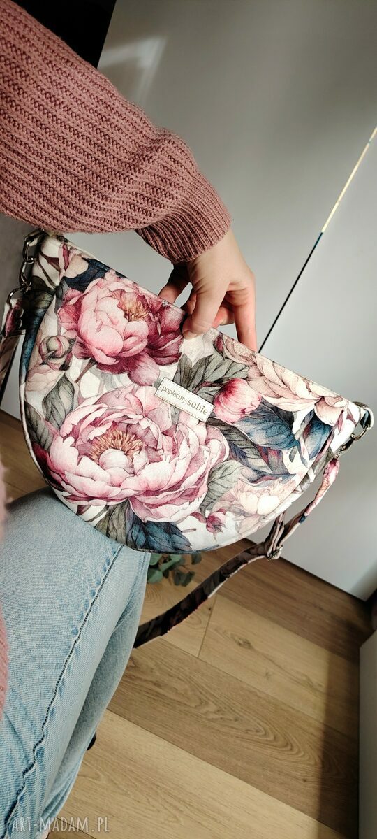 Duża torebka z weluru Moon - miękka elegancja i prezentowe przesłanie