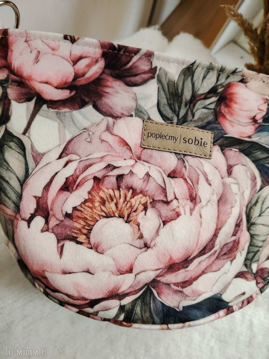 Duża torebka z weluru Moon - miękka elegancja i prezentowe przesłanie