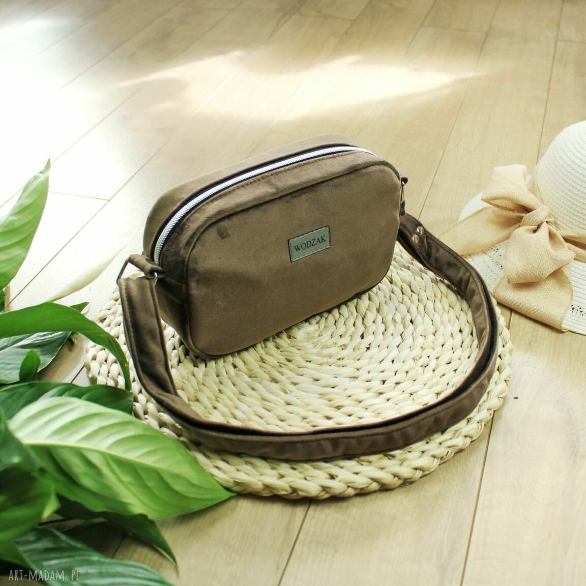 mini: Listonoszka mini z brązowego weluru ręcznie robione