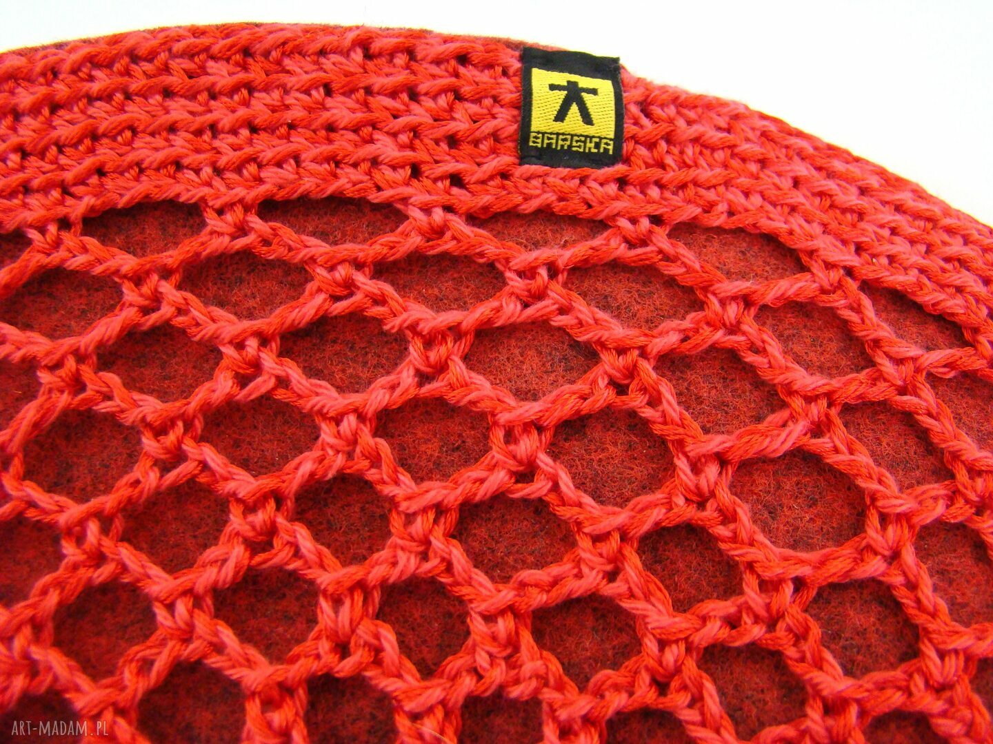Torebka „Pierożek Truskawkowy” - ażurowa kopertówka handmade na zamek