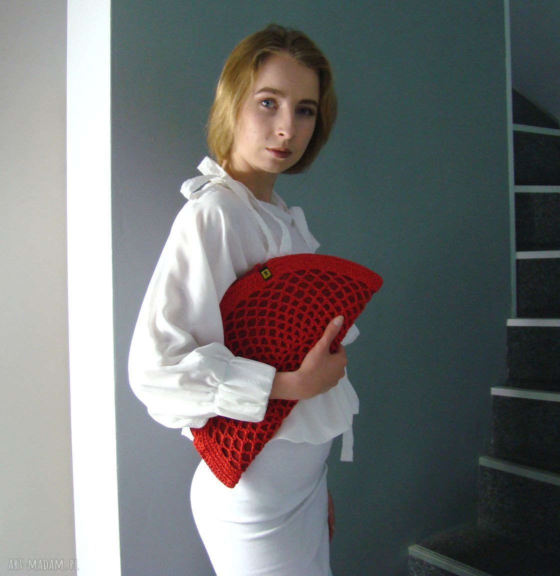 Torebka „Pierożek Truskawkowy” - ażurowa kopertówka handmade na zamek