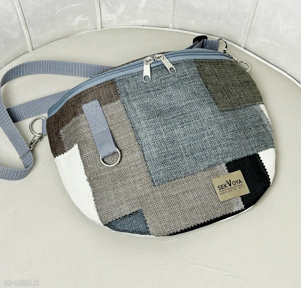 Ręcznie robiona torebka nerka patchwork - zero waste upcycling szaro-beżowa