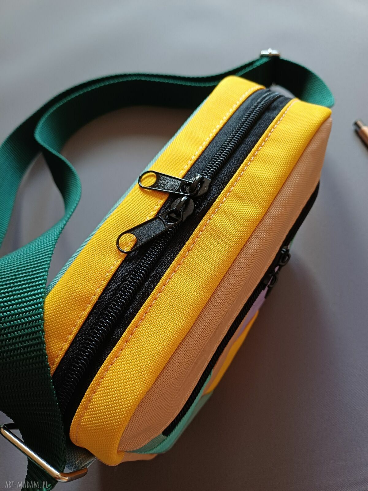 Torebka saszetka Play with colors - ręcznie robiona nerka wodoodporna