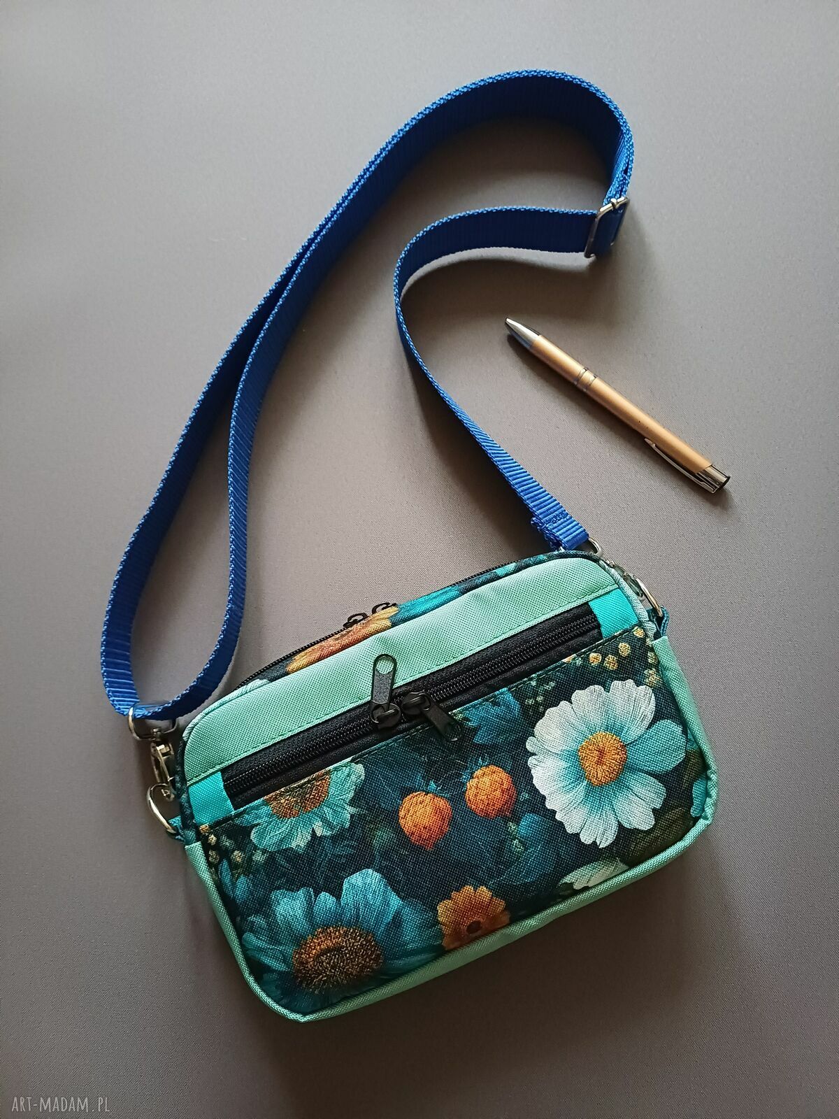 Torebka saszetka na ramię - Niebieskie Kwiaty wodoodporna