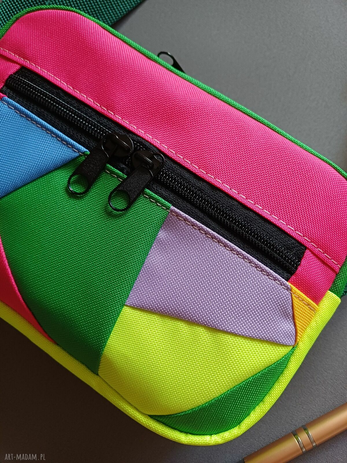 Torebka saszetka Play with colors na ramię