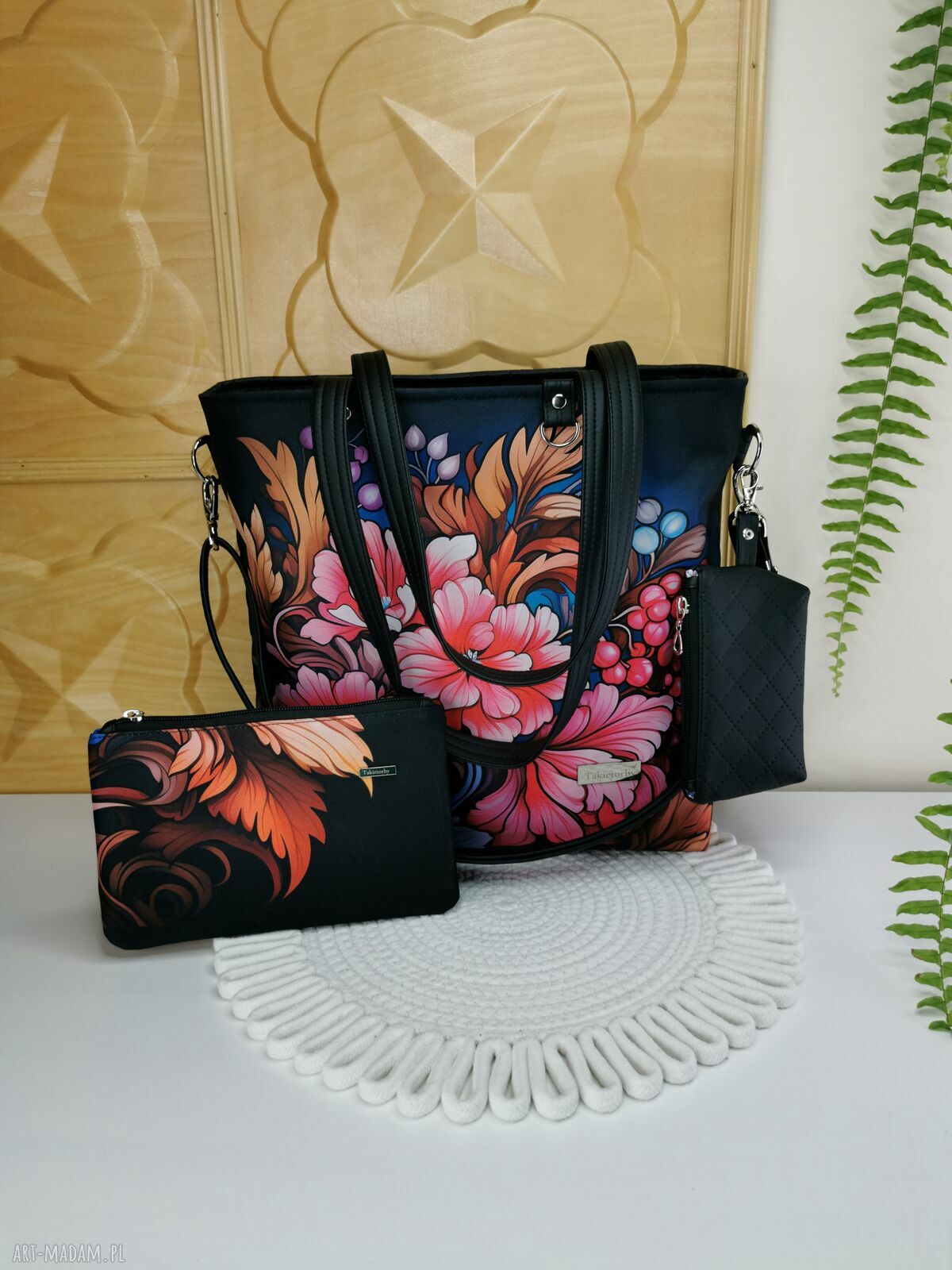 Pojemna torebka shopper na ramię w kwiaty z kosmetyczką