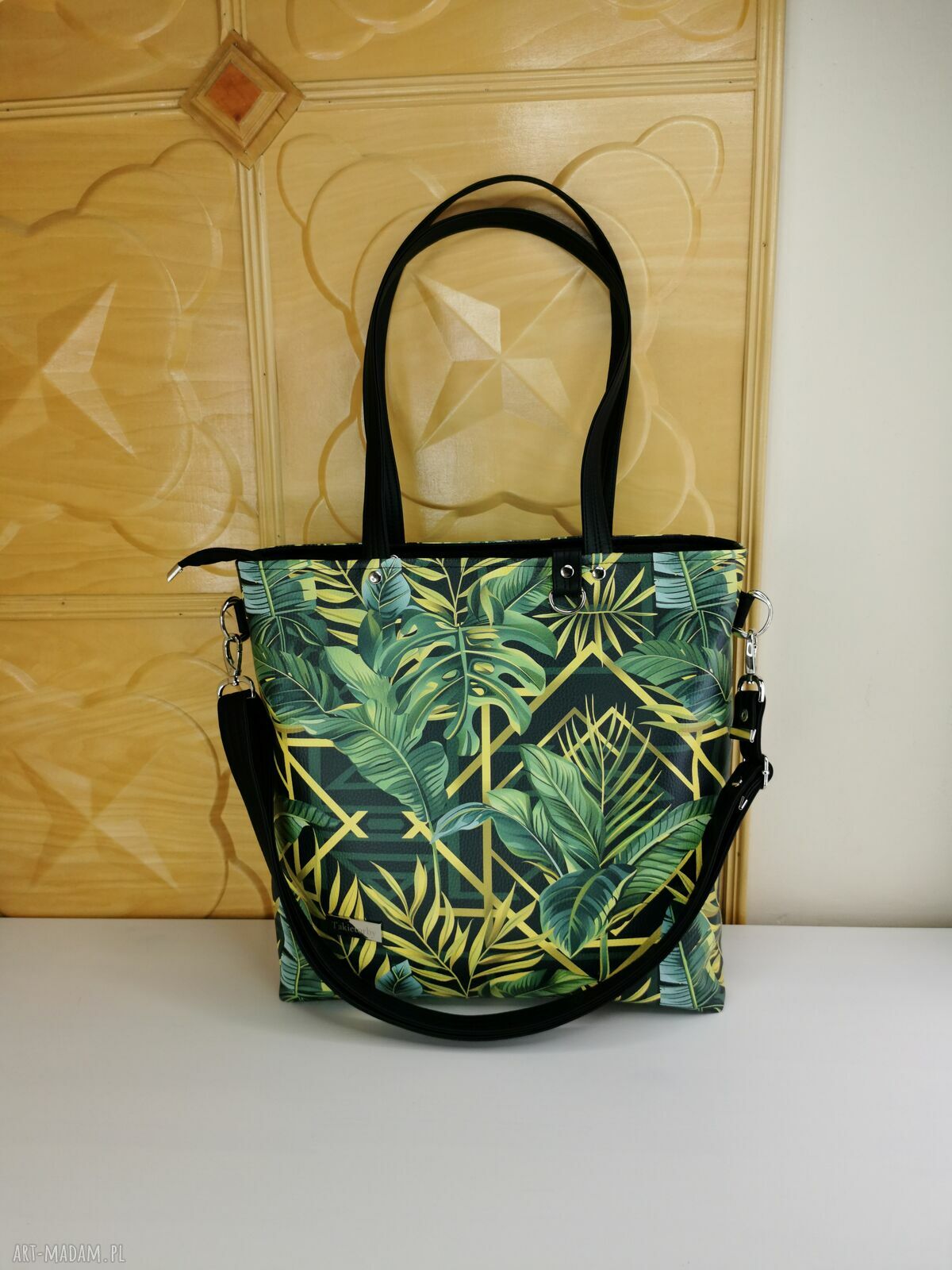 Pojemna torebka shopper na ramię z kosmetyczką i dopinanym portfelikiem