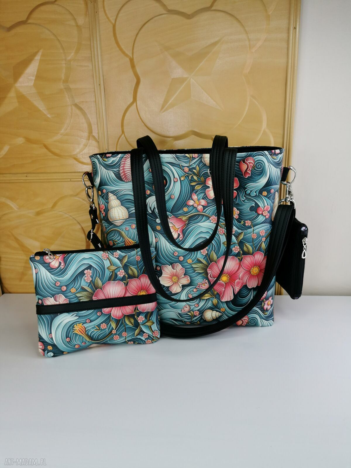 Torebka shopper na ramię z kosmetyczką i portfelikiem - muszle