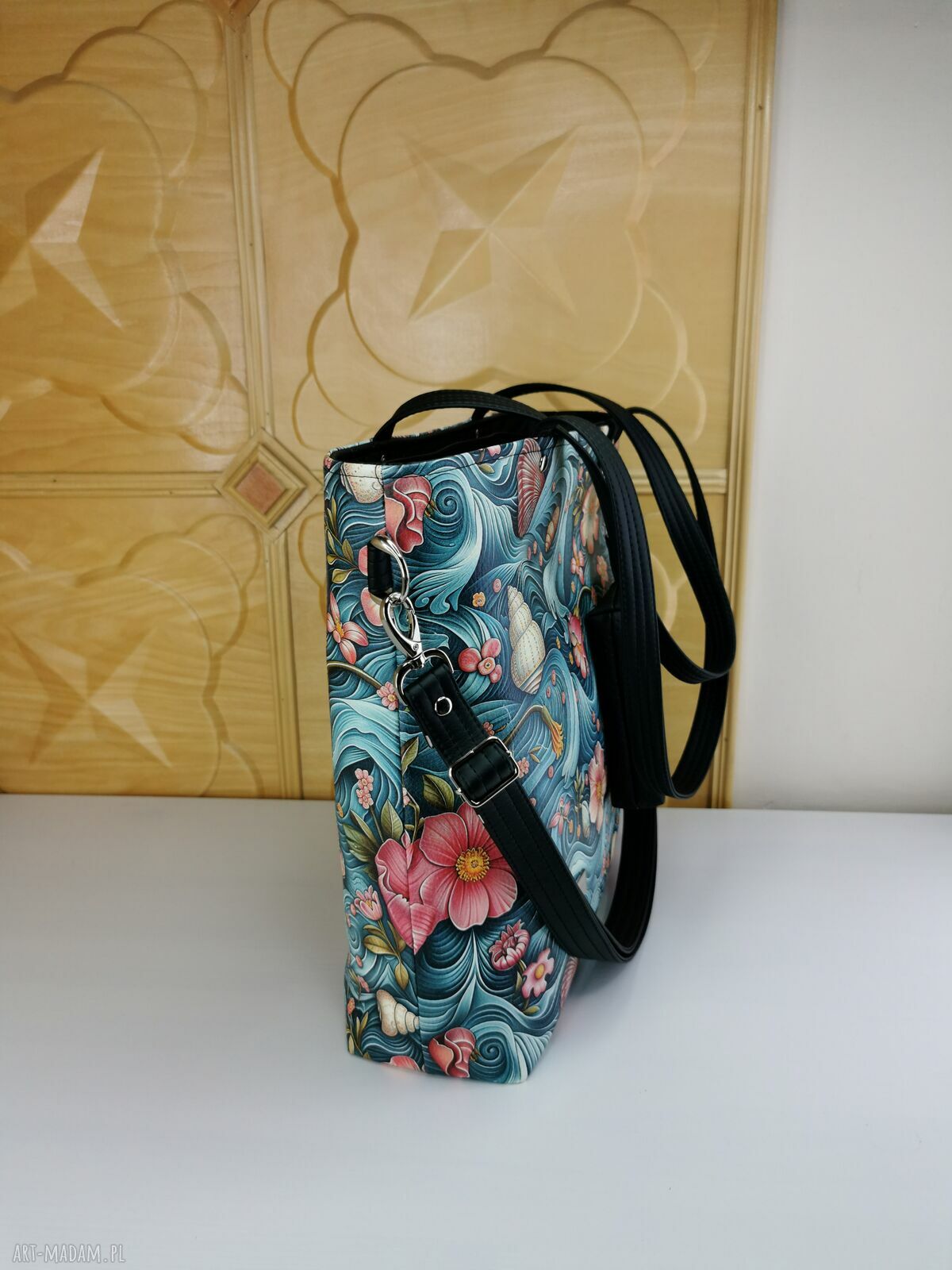 Torebka shopper na ramię z kosmetyczką i portfelikiem - muszle