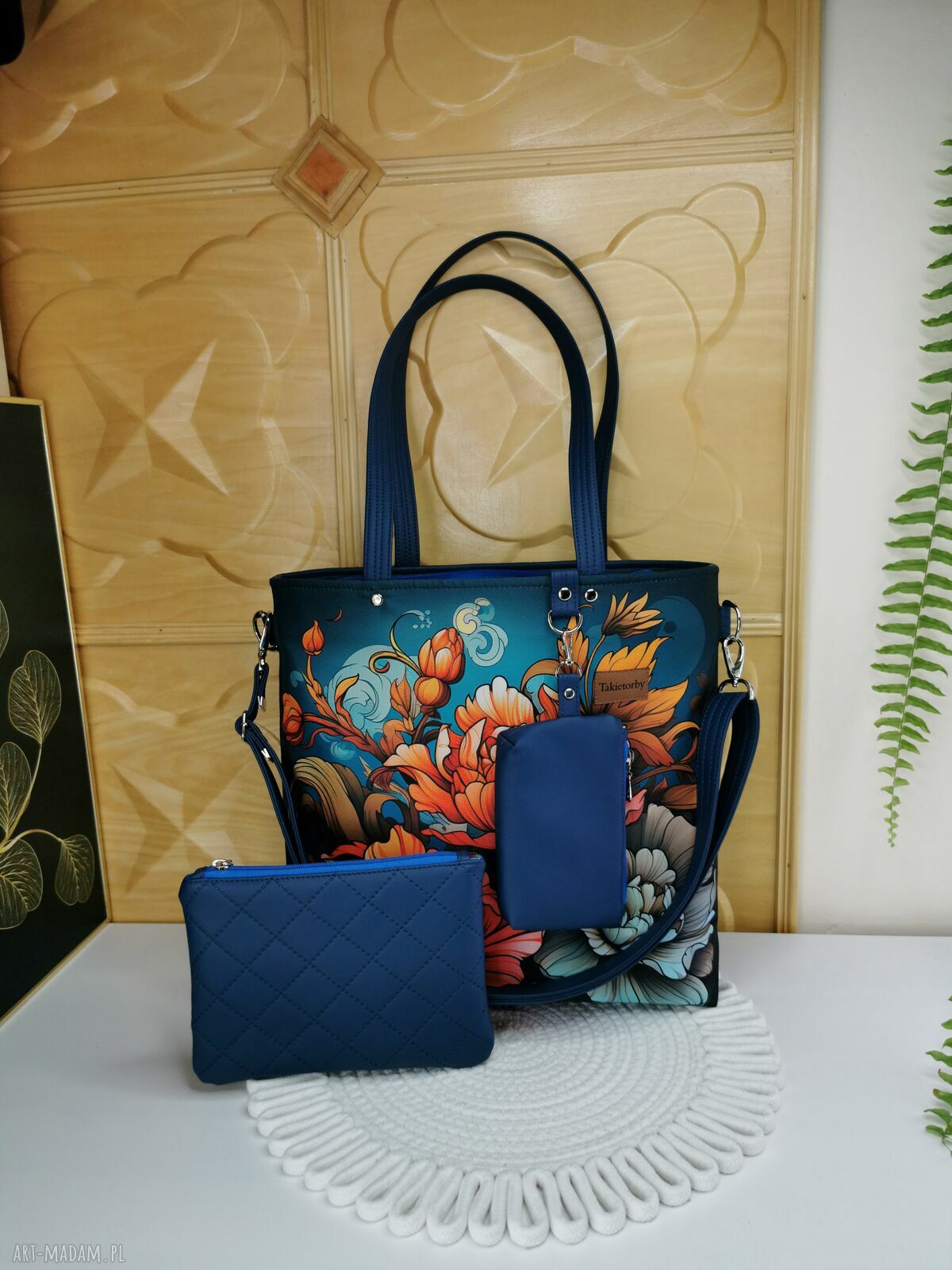Pojemna torebka shopper w kwiaty z kosmetyczką i dopinanym portfelikiem