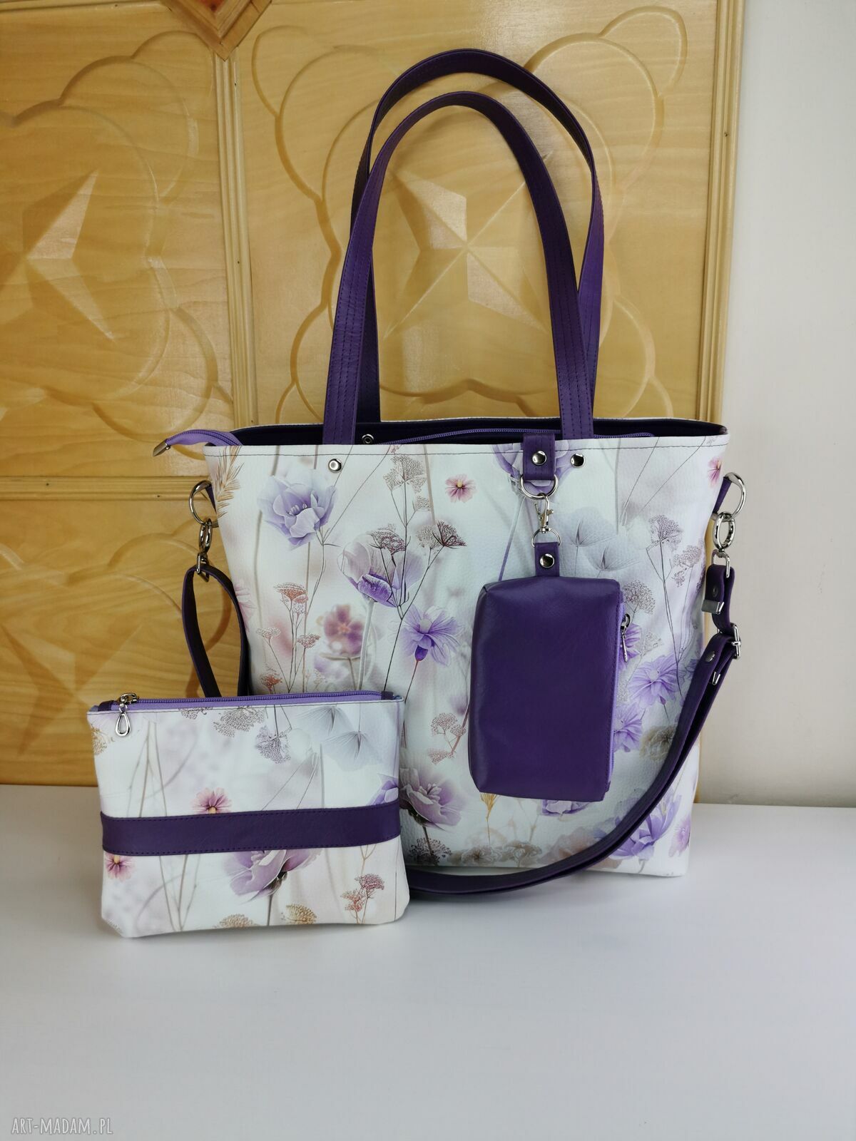 Torebka shopper w kwiaty z kosmetyczką i dopinanym portfelikiem