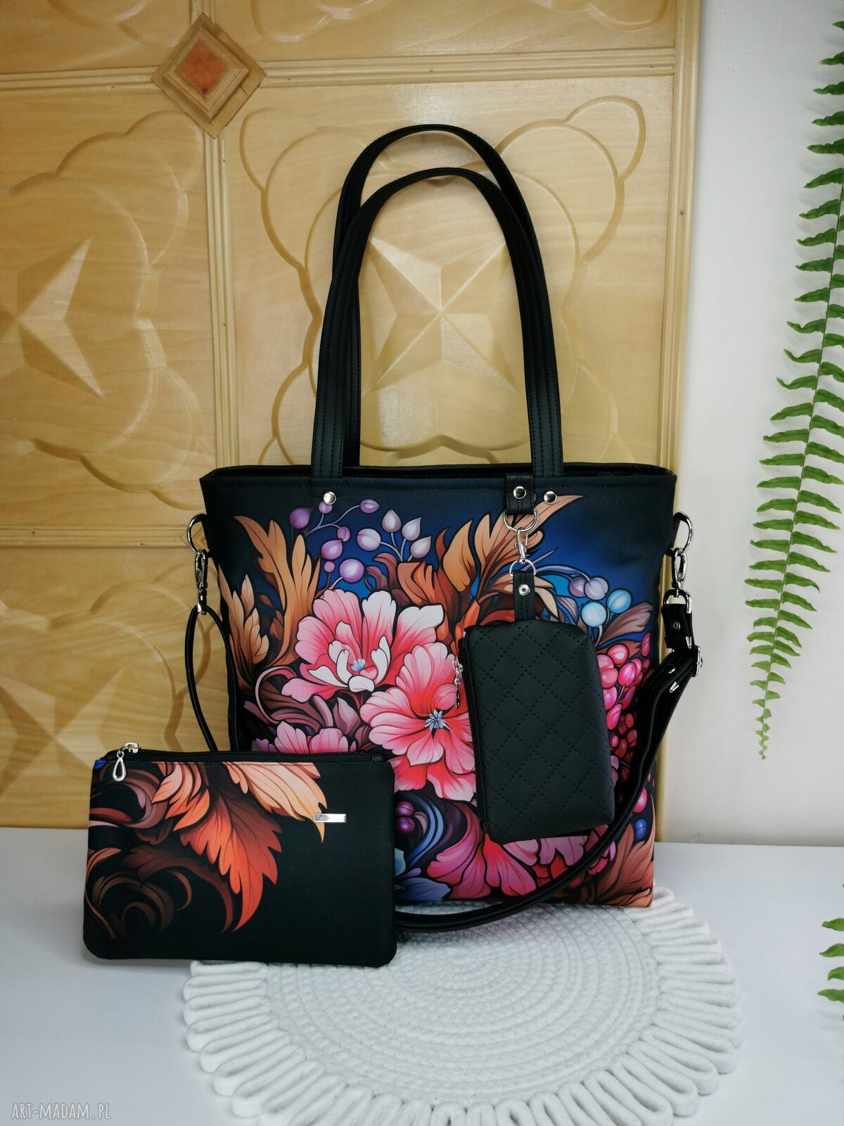 Pojemna torebka shopper na ramię w kwiaty z kosmetyczką