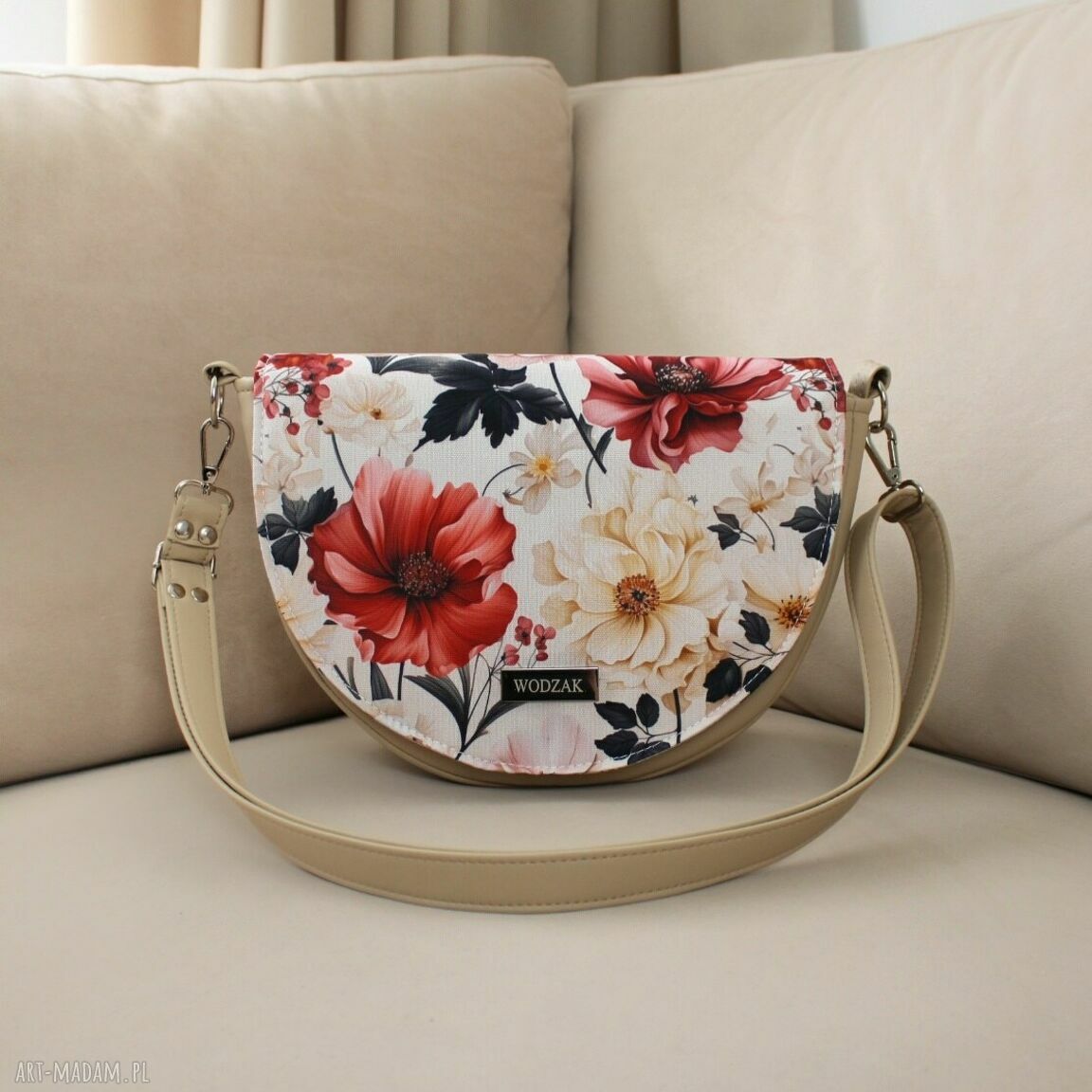 na ramię: Torebka damska Erin beżowa z klapką w maki hand made