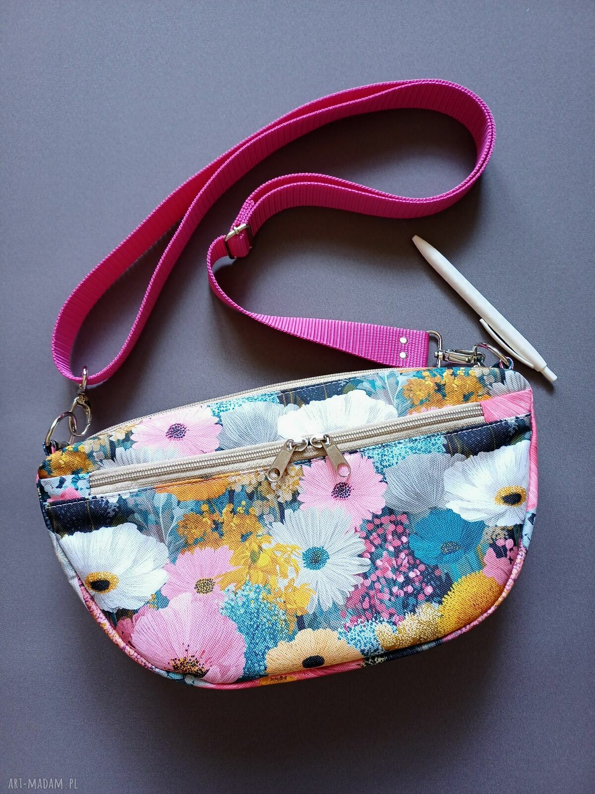 Torebka w kwiaty na ramię - pojemna i wodoodporna listonoszka handmade