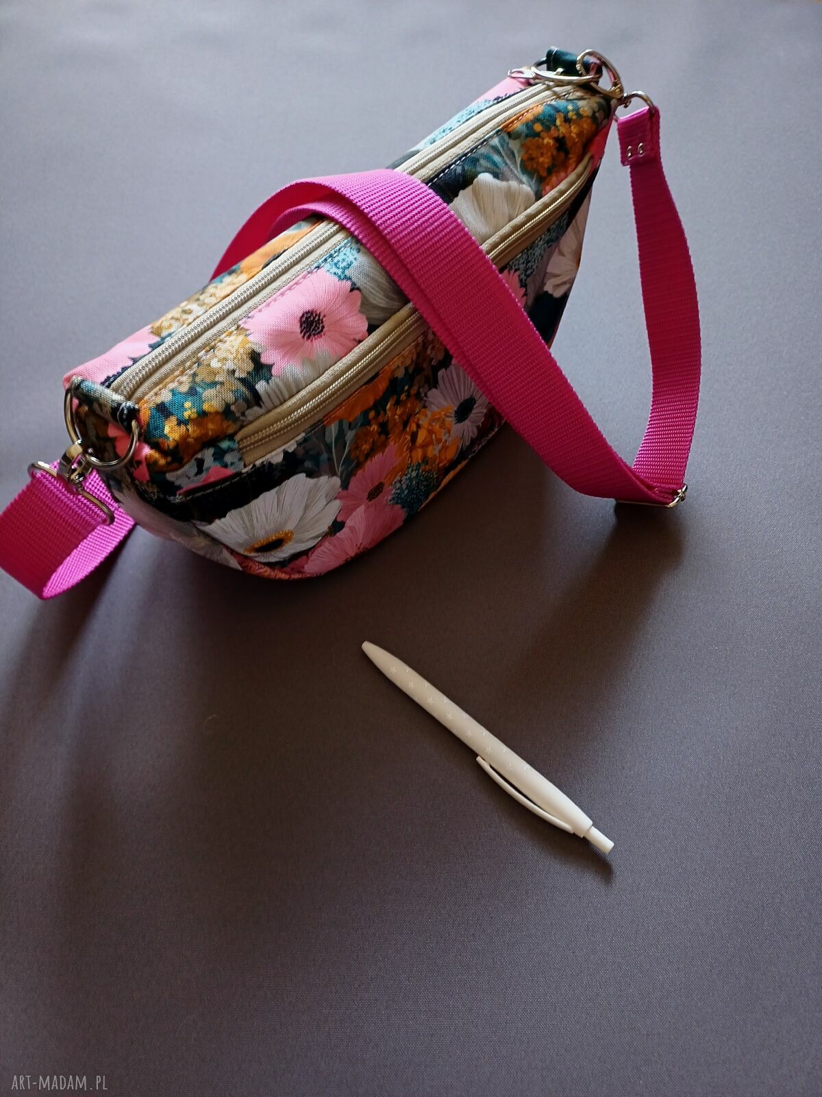 Torebka w kwiaty na ramię - pojemna i wodoodporna listonoszka handmade