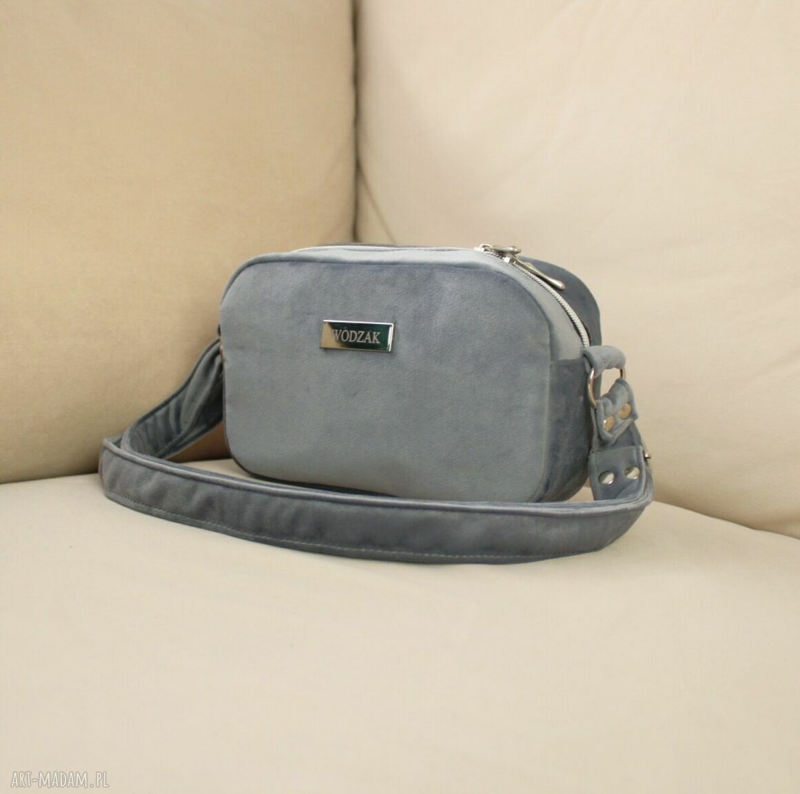 na ramię: Torebka listonoszka mini z szarego weluru Ręcznie zrobione