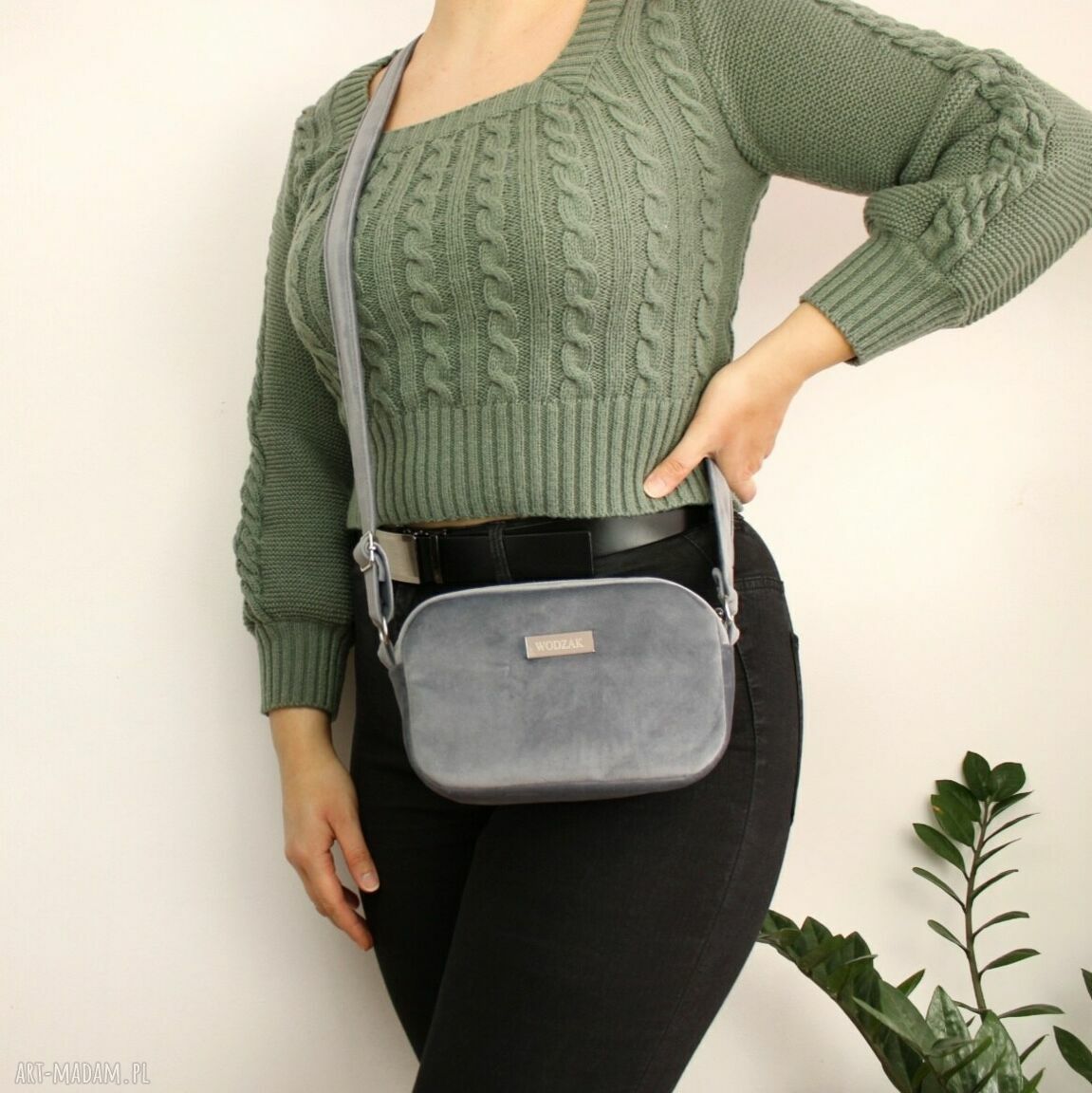 na ramię: Torebka listonoszka mini z szarego weluru Ręcznie zrobione