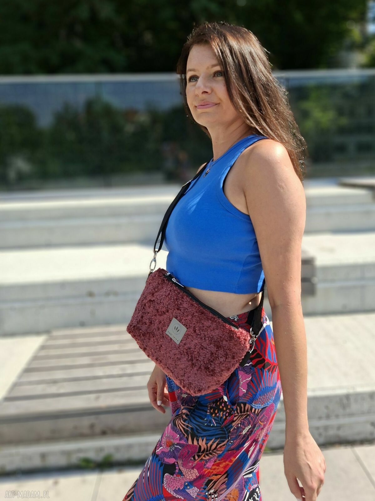 Torebko-nerka z pluszowej tkaniny Miś Bordo - crossbody dla Ciebie